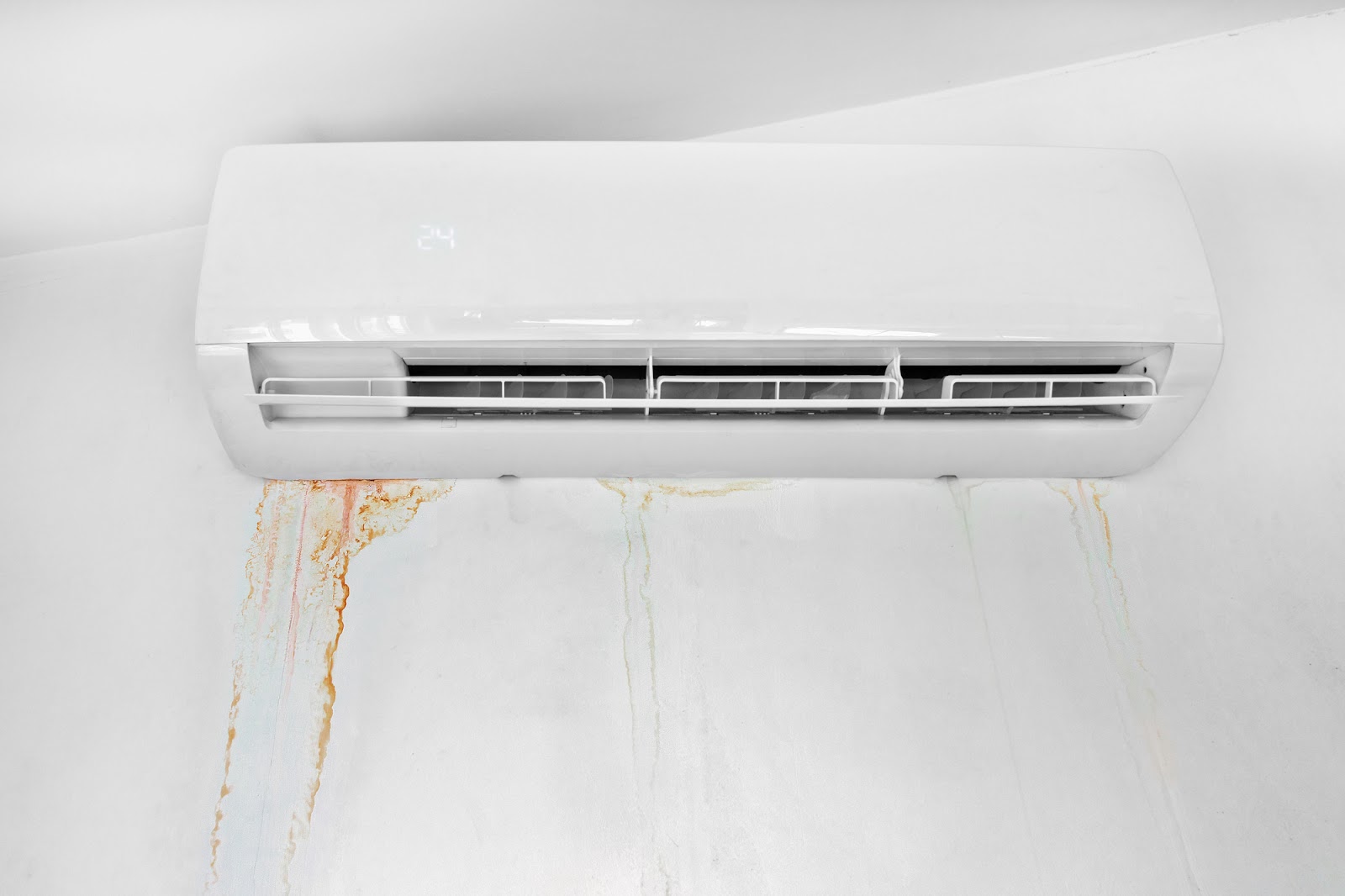 an image depicting an air conditioning system which is leaking